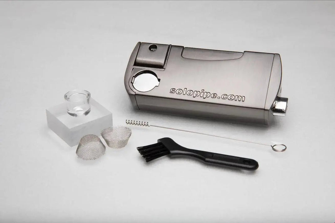 Solopipe self-lighting smoking pipe with built-in lighter and glass bowl