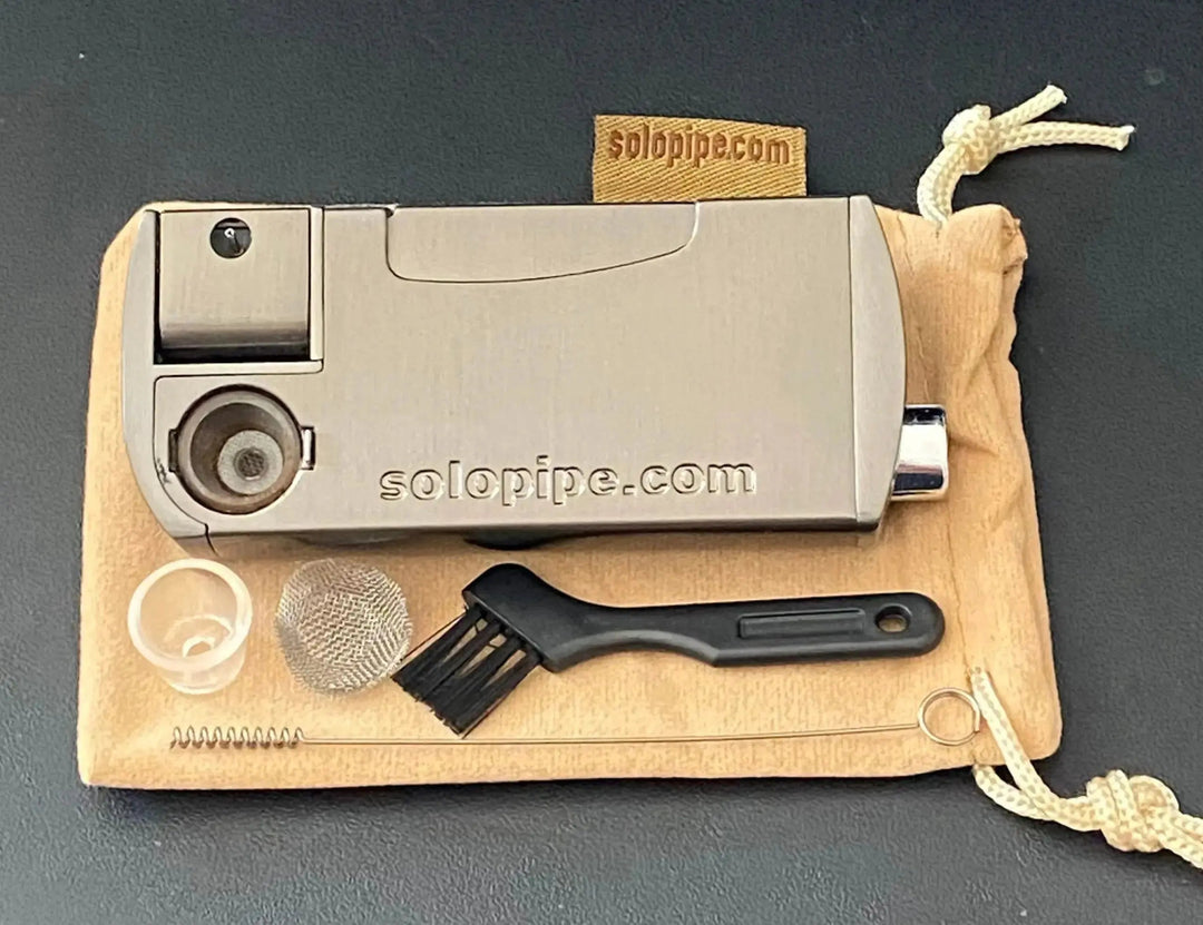 Solopipe self-lighting smoking pipe with built-in lighter and glass bowl