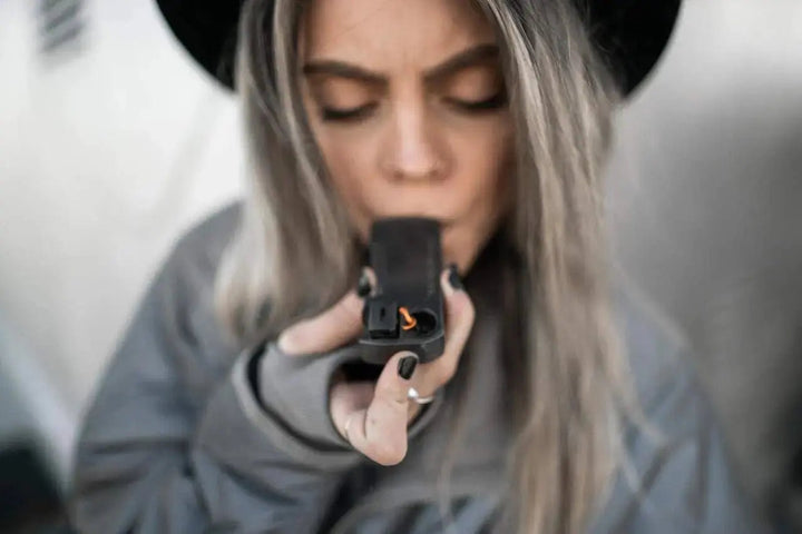 Solopipe self-lighting smoking pipe with built-in lighter and glass bowl