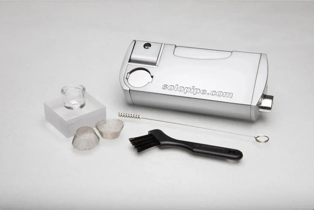 Solopipe self-lighting smoking pipe with built-in lighter and glass bowl